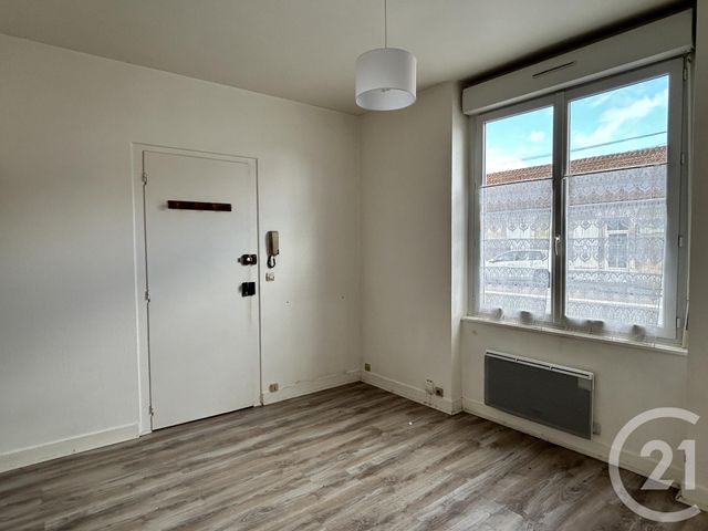 Appartement F1 à louer ST YRIEIX SUR CHARENTE